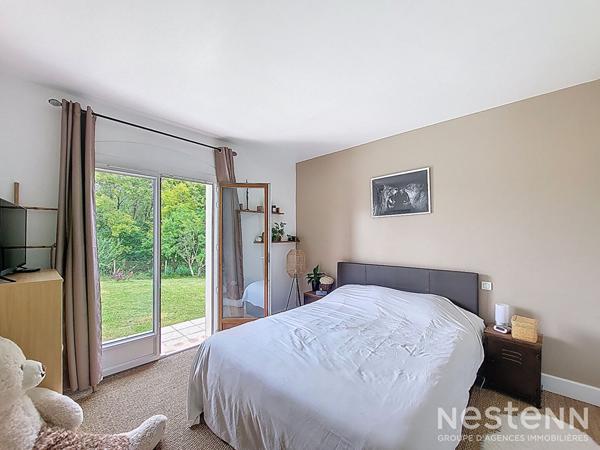 A vendre Maison de 206 m² habitable de plain pied avec piscine, garage et parc arboré