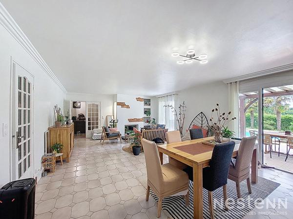 A vendre Maison de 206 m² habitable de plain pied avec piscine, garage et parc arboré