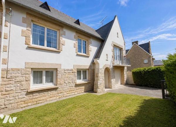 Maison familiale de caractère - 172 m² - À 300 mètres de la plage du Sillon

Située dans un q...