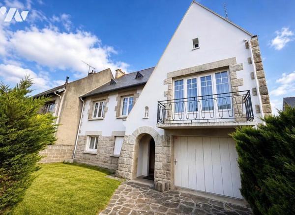 Maison familiale de caractère - 172 m² - À 300 mètres de la plage du Sillon

Située dans un q...
