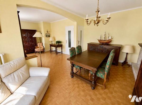 Maison familiale de caractère - 172 m² - À 300 mètres de la plage du Sillon

Située dans un q...