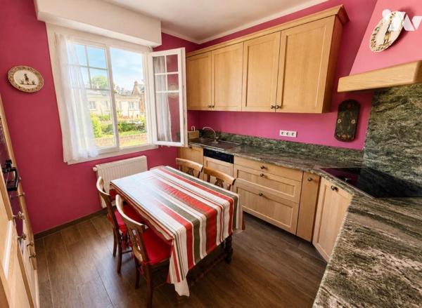 Maison familiale de caractère - 172 m² - À 300 mètres de la plage du Sillon

Située dans un q...