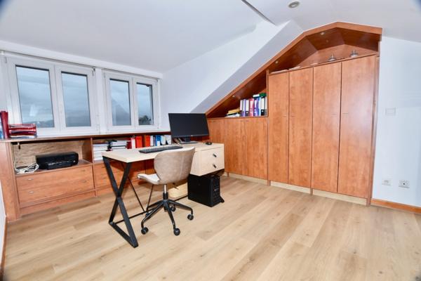 74930 - PER JUSSY - Maison 6 pièces 172 m² - Au calme - Piscine -