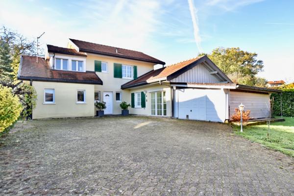 74930 - PER JUSSY - Maison 6 pièces 172 m² - Au calme - Piscine -