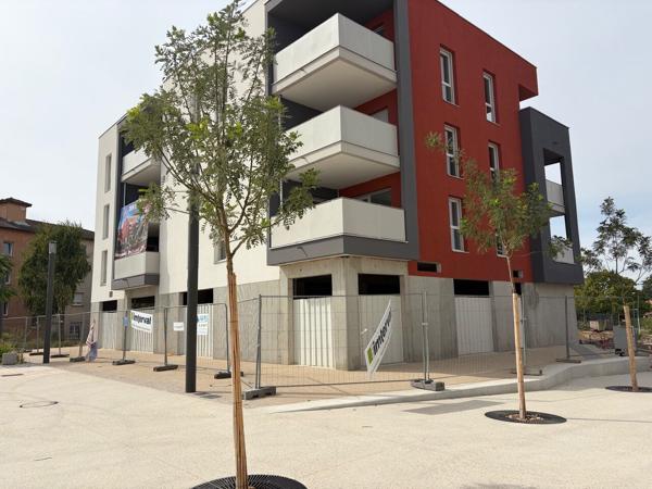 PERONNAS T2 neuf avec vaste terrasse et garage