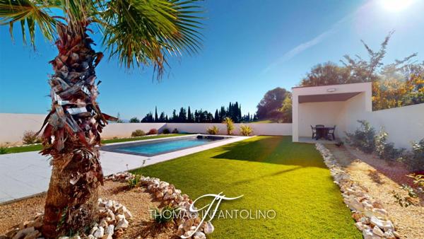 VILLA D'ARCHITECTE 175 M2 - PISCINE - VUE MONTAGNE NOIRE - GARAGE