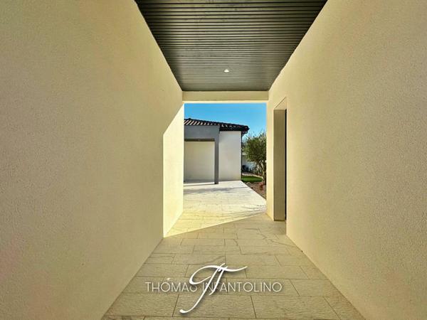 VILLA D'ARCHITECTE 175 M2 - PISCINE - VUE MONTAGNE NOIRE - GARAGE