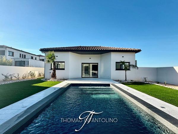 VILLA D'ARCHITECTE 175 M2 - PISCINE - VUE MONTAGNE NOIRE - GARAGE