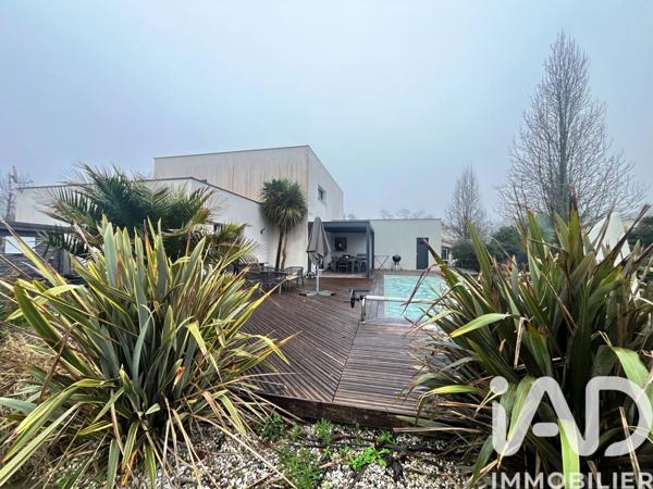 Maison à vendre 7 pièces 187 m² Saint-Jean-d'Illac