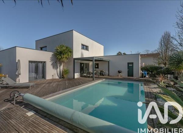 Maison à vendre 7 pièces 187 m² Saint-Jean-d'Illac