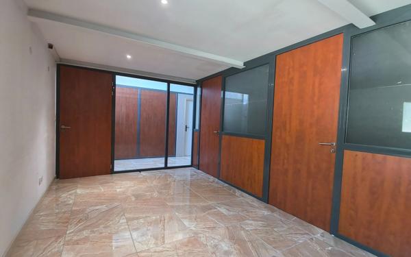 IMMEUBLE DE BUREAUX INDÉPENDANT 701 m² - MONTPELLIER PARC 2000 - FORT RENDEMENT