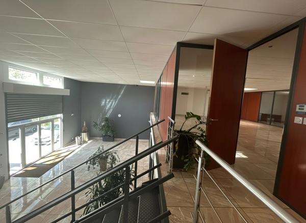 IMMEUBLE DE BUREAUX INDÉPENDANT 701 m² - MONTPELLIER PARC 2000 - FORT RENDEMENT