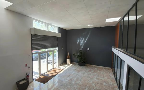 IMMEUBLE DE BUREAUX INDÉPENDANT 701 m² - MONTPELLIER PARC 2000 - FORT RENDEMENT