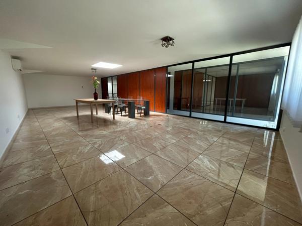 IMMEUBLE DE BUREAUX INDÉPENDANT 701 m² - MONTPELLIER PARC 2000 - FORT RENDEMENT