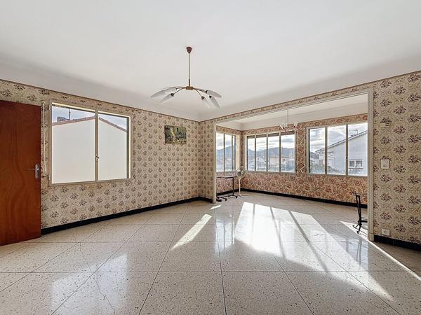 Maison avec Garage, atelier cuisine d'été