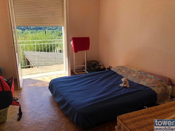 Maison familiale d’environ 140 m² avec terrain – à 2 minutes du centre de Villefranche-de-Rouergue