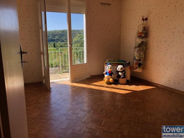 Maison familiale d’environ 140 m² avec terrain – à 2 minutes du centre de Villefranche-de-Rouergue