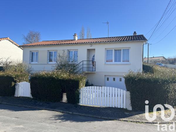Maison 5 pièces de 93 m² à Parthenay (79200)