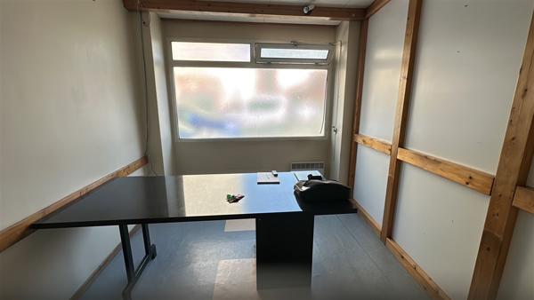 Murs commerciaux + garage - 11300 LIMOUX