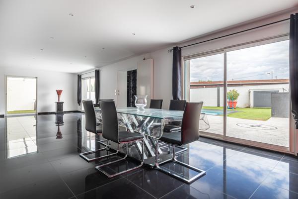 Maison de 212 m² (intersection Rillieux/Caluire/Sathonay) avec Piscine