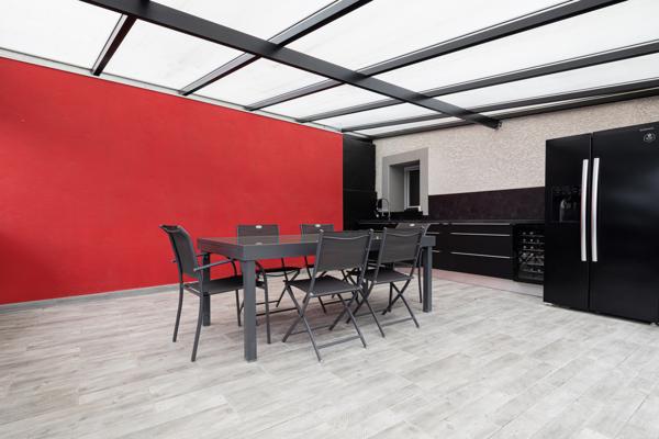 Maison de 212 m² (intersection Rillieux/Caluire/Sathonay) avec Piscine