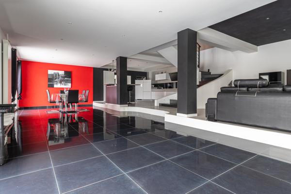 Maison de 212 m² (intersection Rillieux/Caluire/Sathonay) avec Piscine