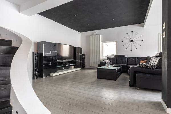 Maison de 212 m² (intersection Rillieux/Caluire/Sathonay) avec Piscine