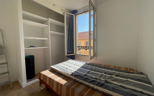 Appartement à vendre    2 pièces • 24,64 m2 Arcueil