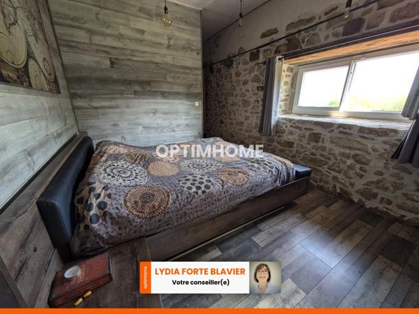 CHARMANTE MAISON EN PIERRE AVEC FORT POTENTIEL -