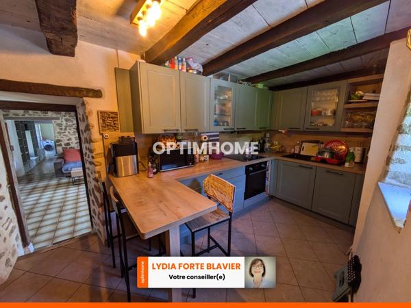 CHARMANTE MAISON EN PIERRE AVEC FORT POTENTIEL -