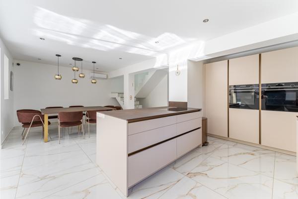 Villeurbanne (69100) Maison avec terrain 7 pièces 170m²