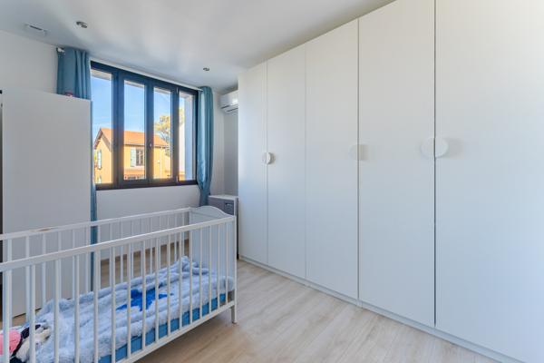 Villeurbanne (69100) Maison avec terrain 7 pièces 170m²