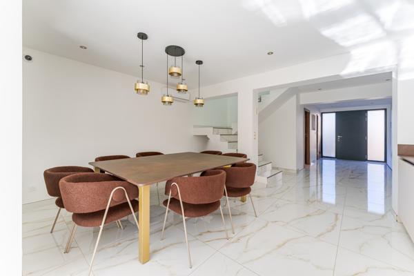 Villeurbanne (69100) Maison avec terrain 7 pièces 170m²