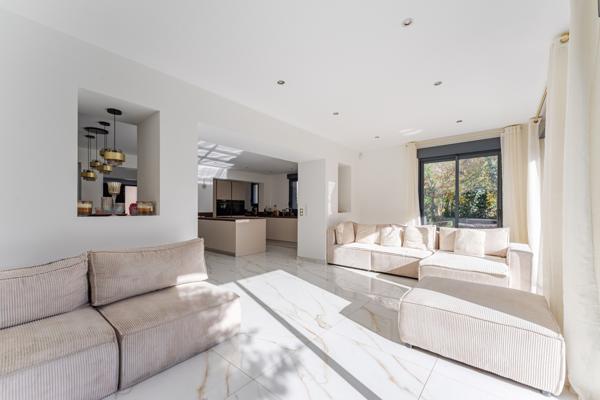 Villeurbanne (69100) Maison avec terrain 7 pièces 170m²