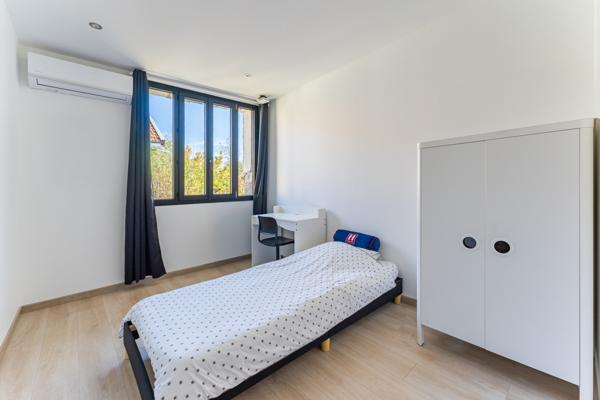 Villeurbanne (69100) Maison avec terrain 7 pièces 170m²