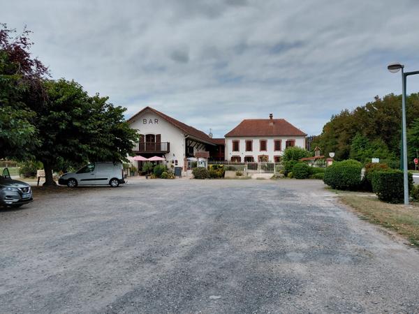 Fonds de commerce et murs à vendre NOUILHAN (65) : hôtel-restaurant + maison d'habitation