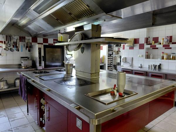 Fonds de commerce et murs à vendre NOUILHAN (65) : hôtel-restaurant + maison d'habitation