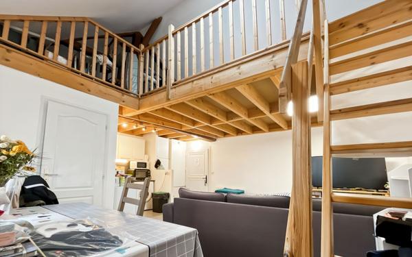 Appartement à vendre    6 pièces • 154 m2 Hanches