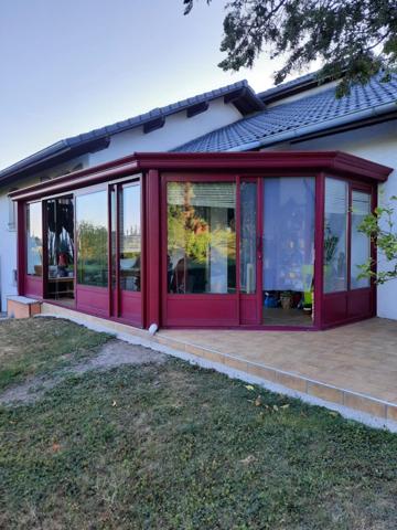 BELLE MAISON FAMILIALE  A 2 PAS PLATEAU DE LOEX