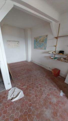 Immeuble
                                                                                                                                                
                                                                                                                                                
                                                                                                                                                
                                                    
                                                                                                                                                                                                                                                                                                                        229  m²                                                                                                                                                                                                         4 etage(s)
