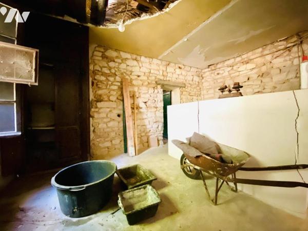 Maison de 69m2 à réhabiliter entièrement sur 400m2 