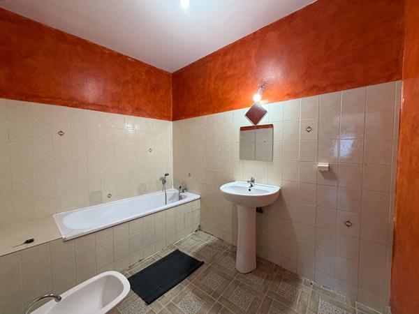 Location maison de village T4 104.41m² proche Trèbes et Carcassonne avec bureau et rangements