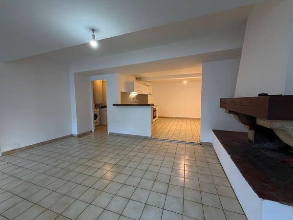 Location maison de village T4 104.41m² proche Trèbes et Carcassonne avec bureau et rangements