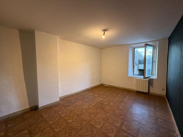 Location maison de village T4 104.41m² proche Trèbes et Carcassonne avec bureau et rangements