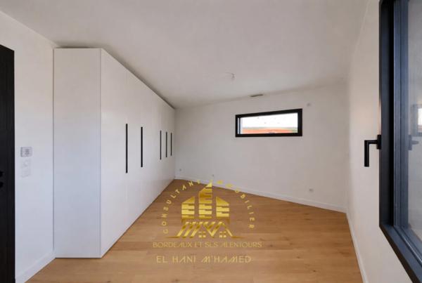 Maison familiale contemporaine avec piscine et jardin – Proche Bordeaux