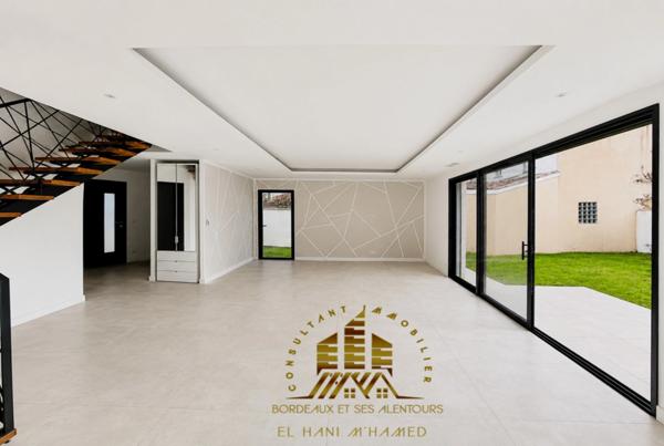Maison familiale contemporaine avec piscine et jardin – Proche Bordeaux