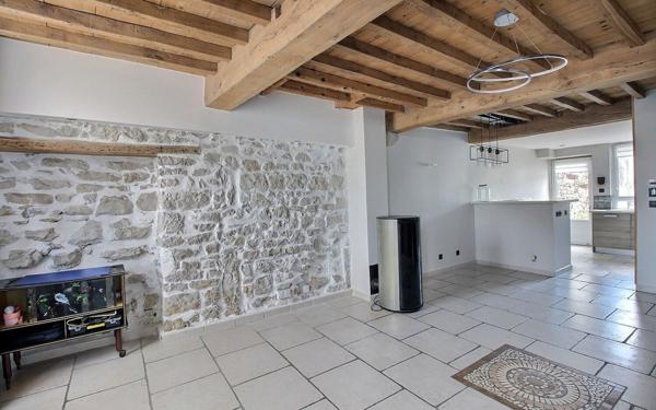 Maison à louer    4 pièces •  Morestel