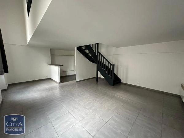 Appartement à louer 2 pièces 55.3m² Nîmes (30000)