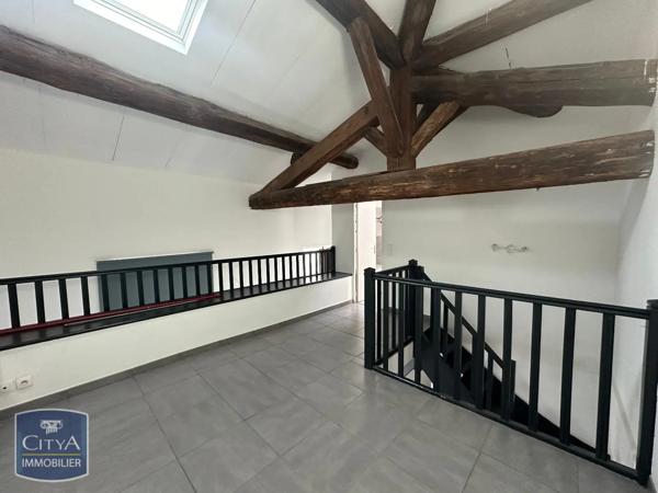 Appartement à louer 2 pièces 55.3m² Nîmes (30000)