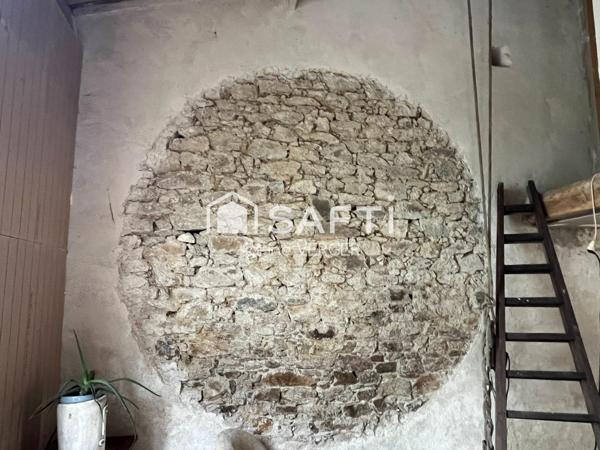 En campagne bâtisse en pierre à rénover – Potentiel 290 m²